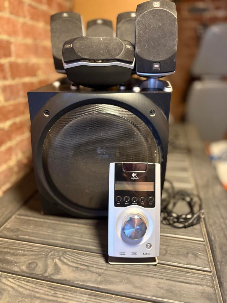 Logitech 5.1 Surround Sound Systeem met Subwoofer, Audio, Tv en Foto, Luidsprekers, Gebruikt, Complete surroundset, 60 tot 120 watt