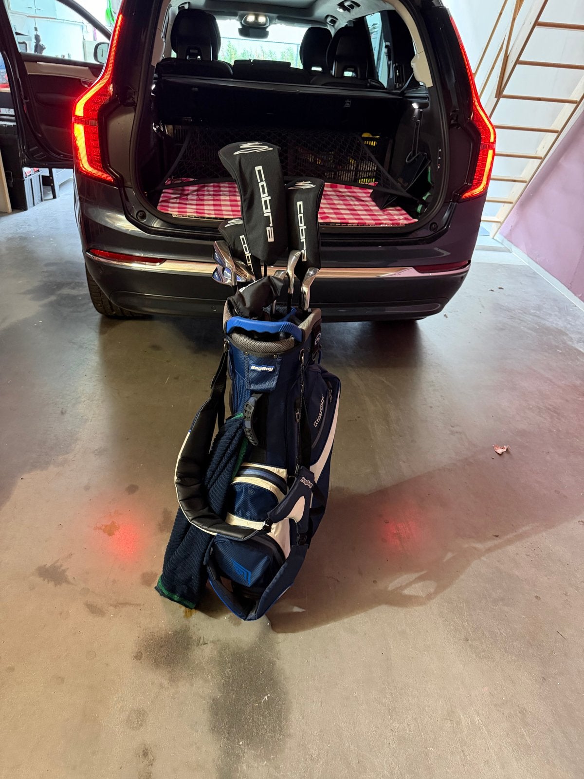 Complete Golfset met Golftas - Cobra Clubs, Sport en Fitness, Golf, Ophalen, Zo goed als nieuw, Set