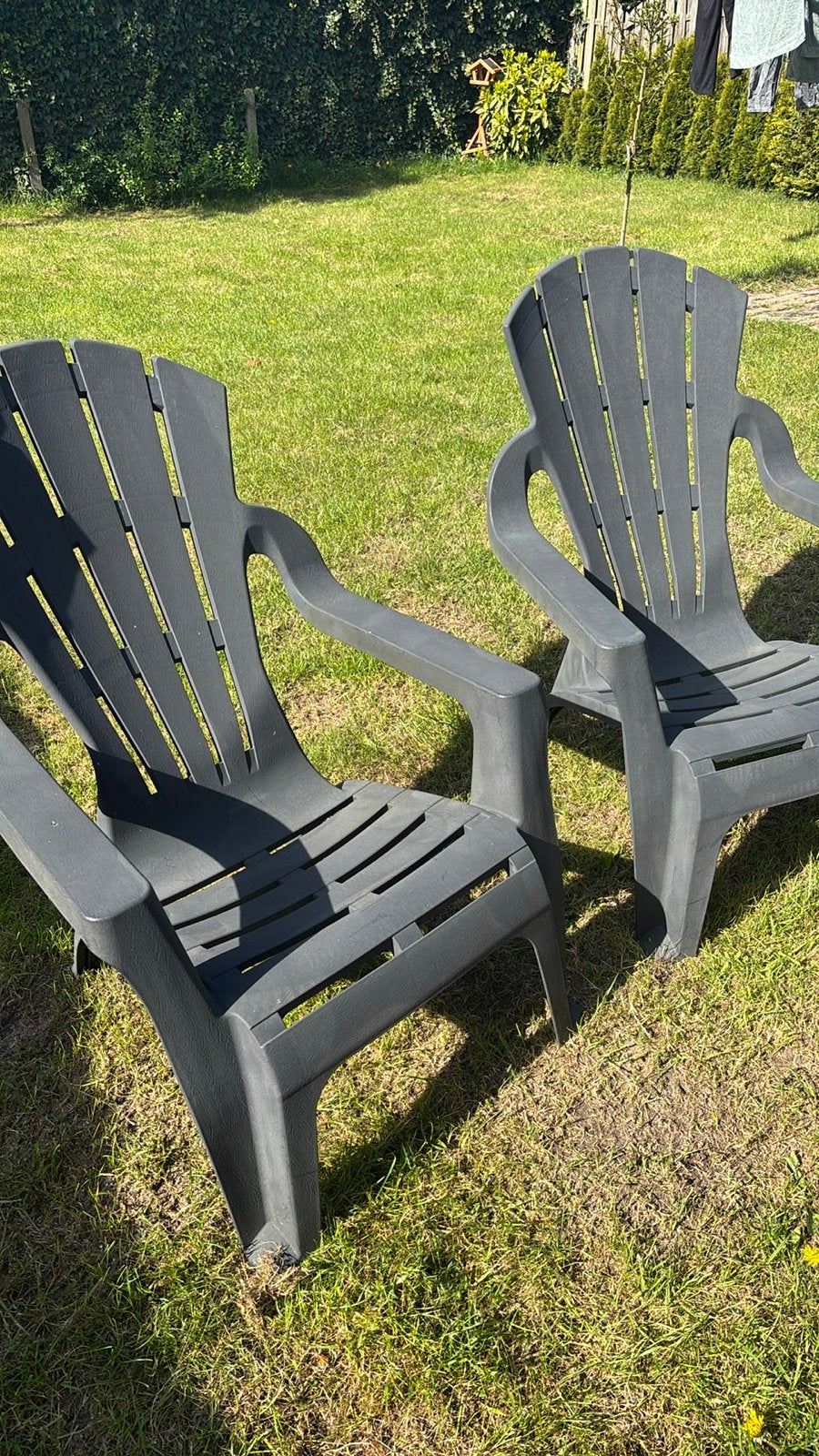 2x Kunststof Adirondack Tuinstoelen - Grijs, Ophalen, Gebruikt, Kunststof