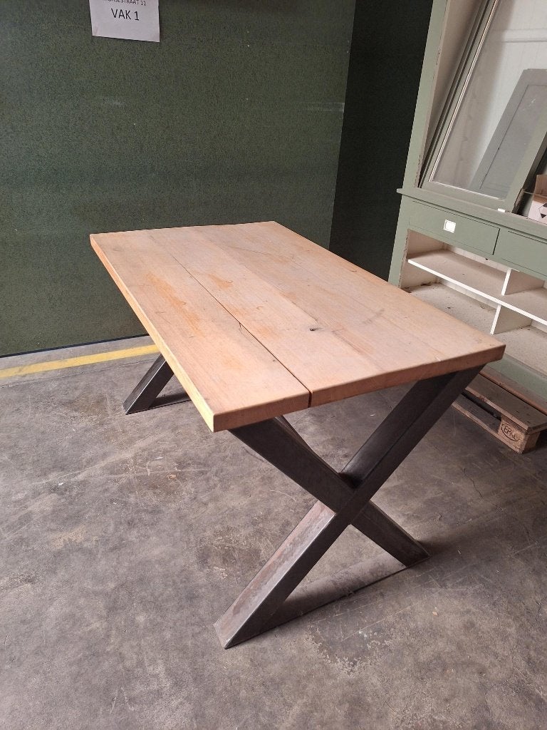 tafel op kruispoot, Ophalen, Gebruikt, 100 tot 150 cm, 50 tot 100 cm