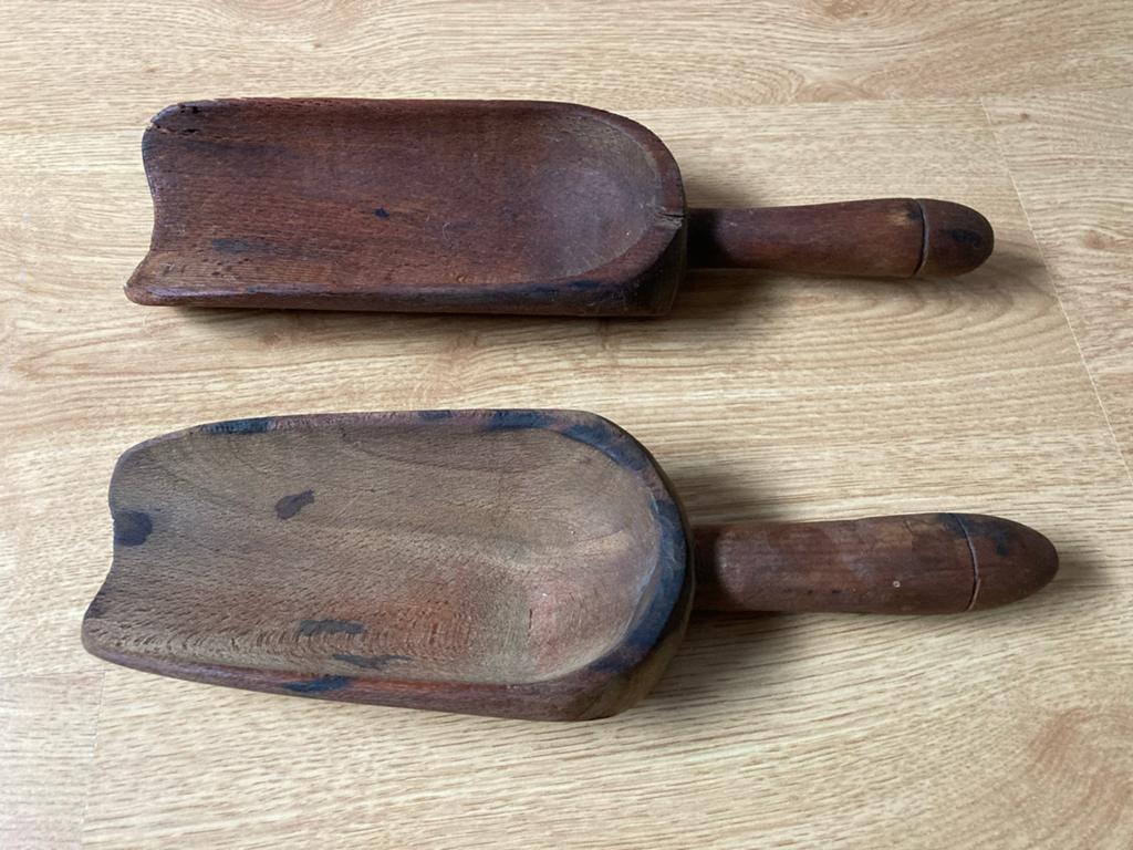Set van 2 Antieke Houten Scheppen / pollepels, Ophalen