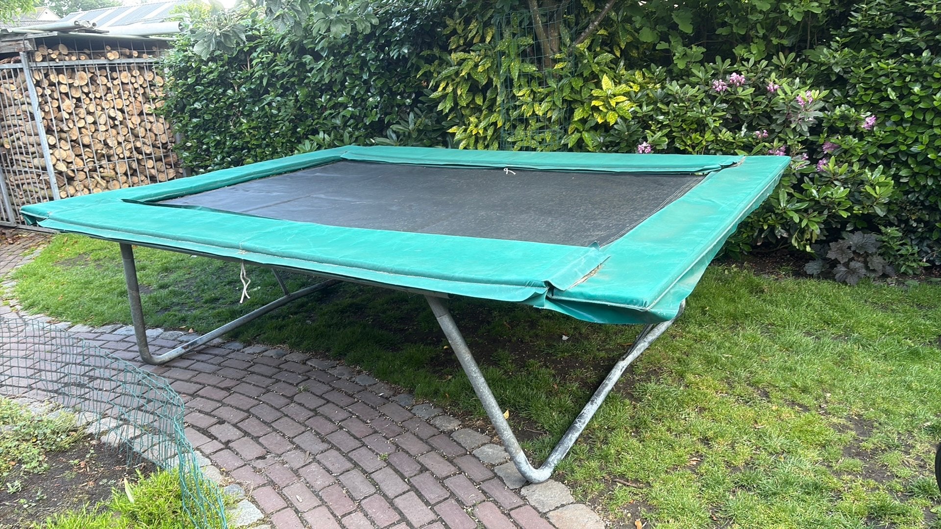 Goede rechthoekige trampoline dikke buizen, Kinderen en Baby's, Speelgoed | Buiten | Trampolines, Ophalen, Zo goed als nieuw