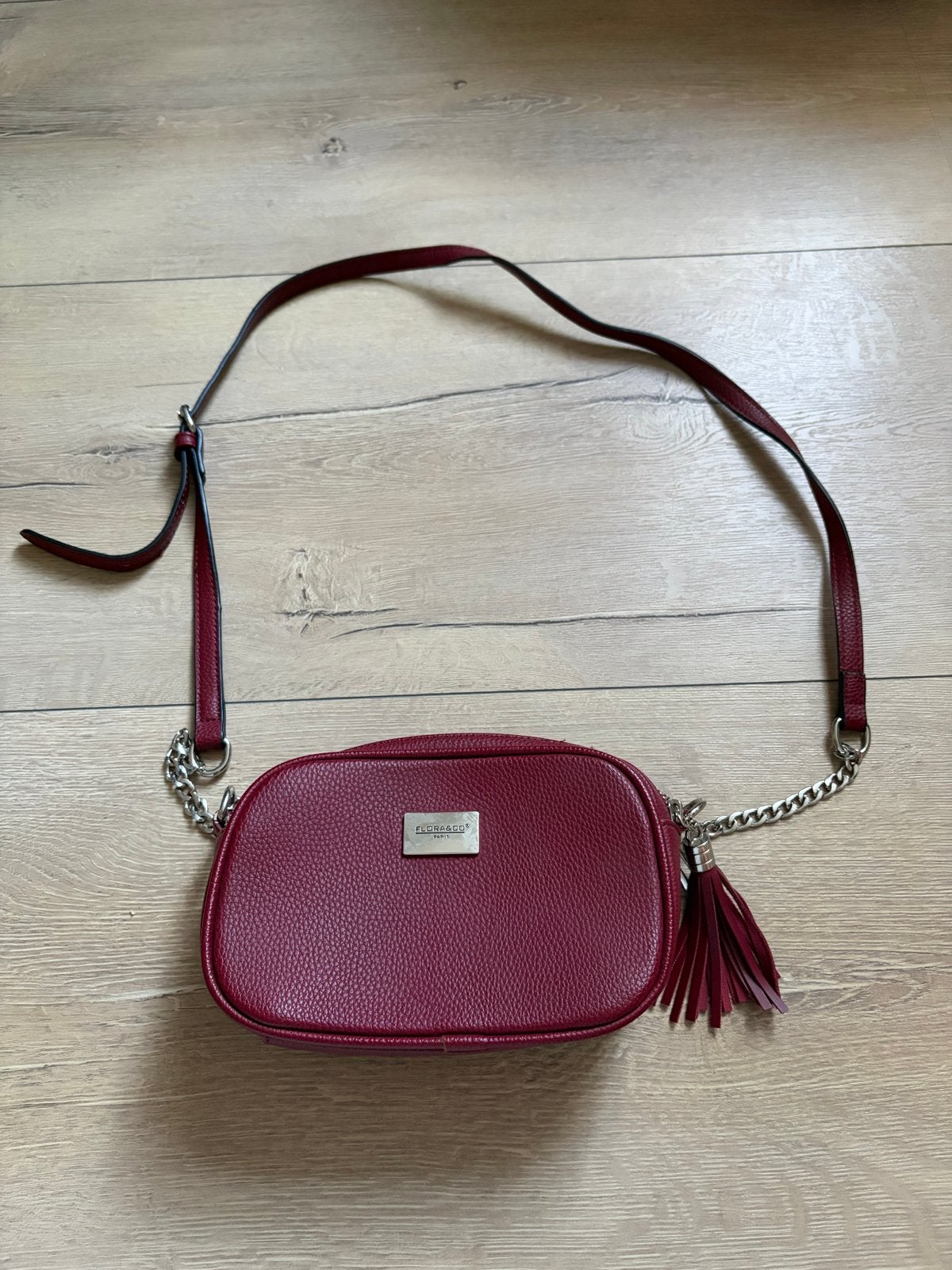 Floral & Co bordeauxrode schoudertasje met kettingdetail, Ophalen of Verzenden, Zo goed als nieuw, Rood, Schoudertasje