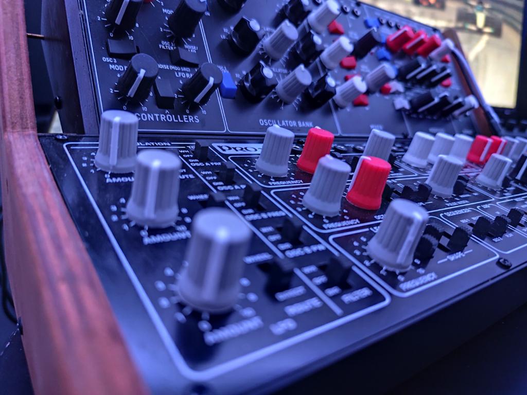 Behringer Model D & Pro-1 Synthesizer Duo, Muziek en Instrumenten, Ophalen of Verzenden, Zo goed als nieuw, Overige aantallen