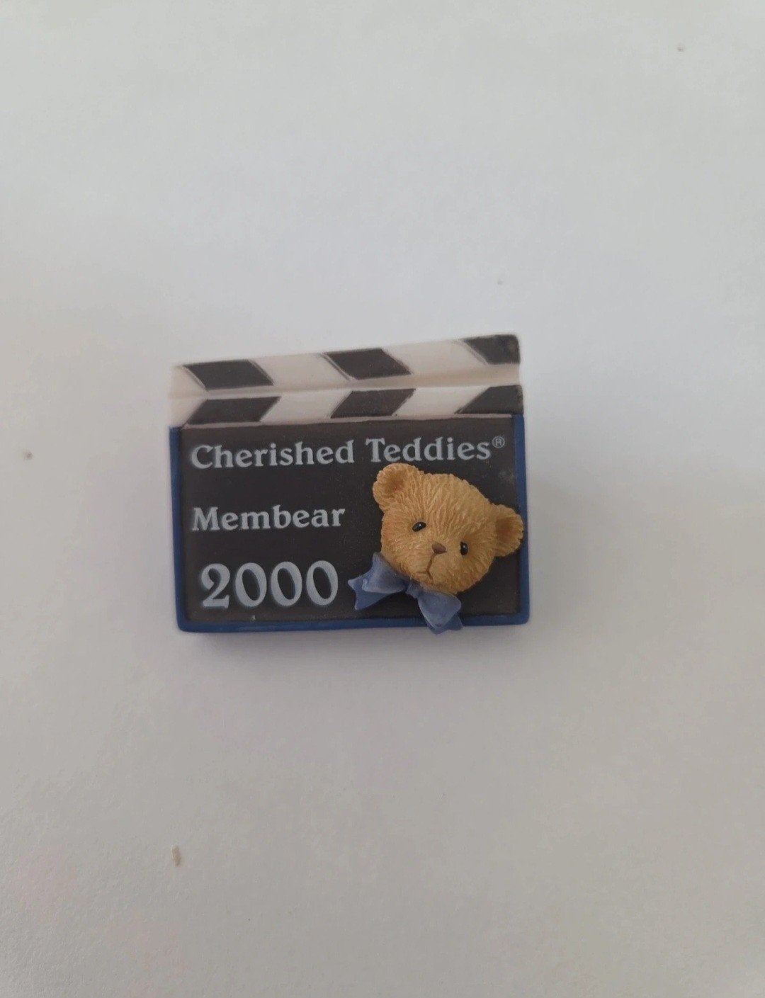 Cherished teddies membear 2000, Ophalen of Verzenden, Zo goed als nieuw, Beeldje, Cherished Teddies