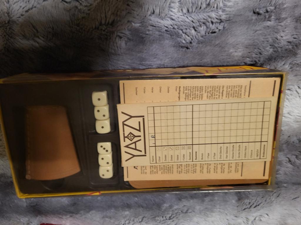 Vintage Yahtzee dobbelspel - Compleet en in goede staat, Gebruikt, Ophalen of Verzenden, Vijf spelers of meer, Milton Bradley