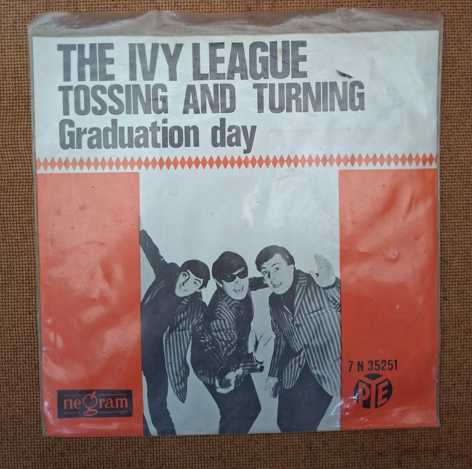 Ivy League  - Tossing and turning  - Single is TOP, Ophalen of Verzenden, Gebruikt, 7 inch, Pop
