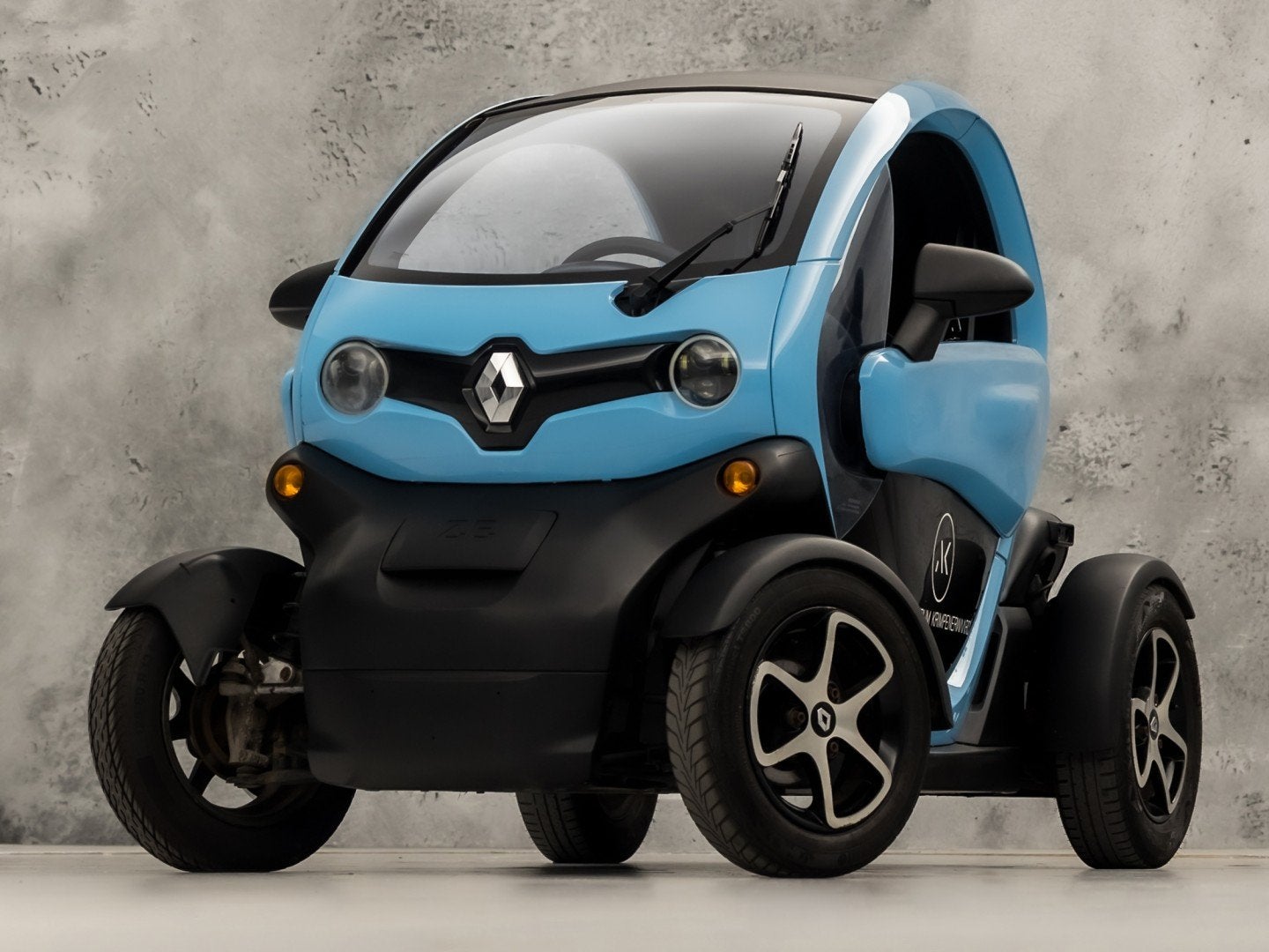 Renault Twizy Life (45 KMH, BROMMER KENTEKEN, ZWART LEDER, P, Automaat, 12 maanden, Achterwielaandrijving, Gebruikt