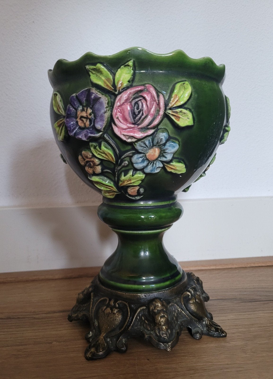 Art Nouveau Majolica barbotine jardiniere op bronzen voet, Ophalen of Verzenden