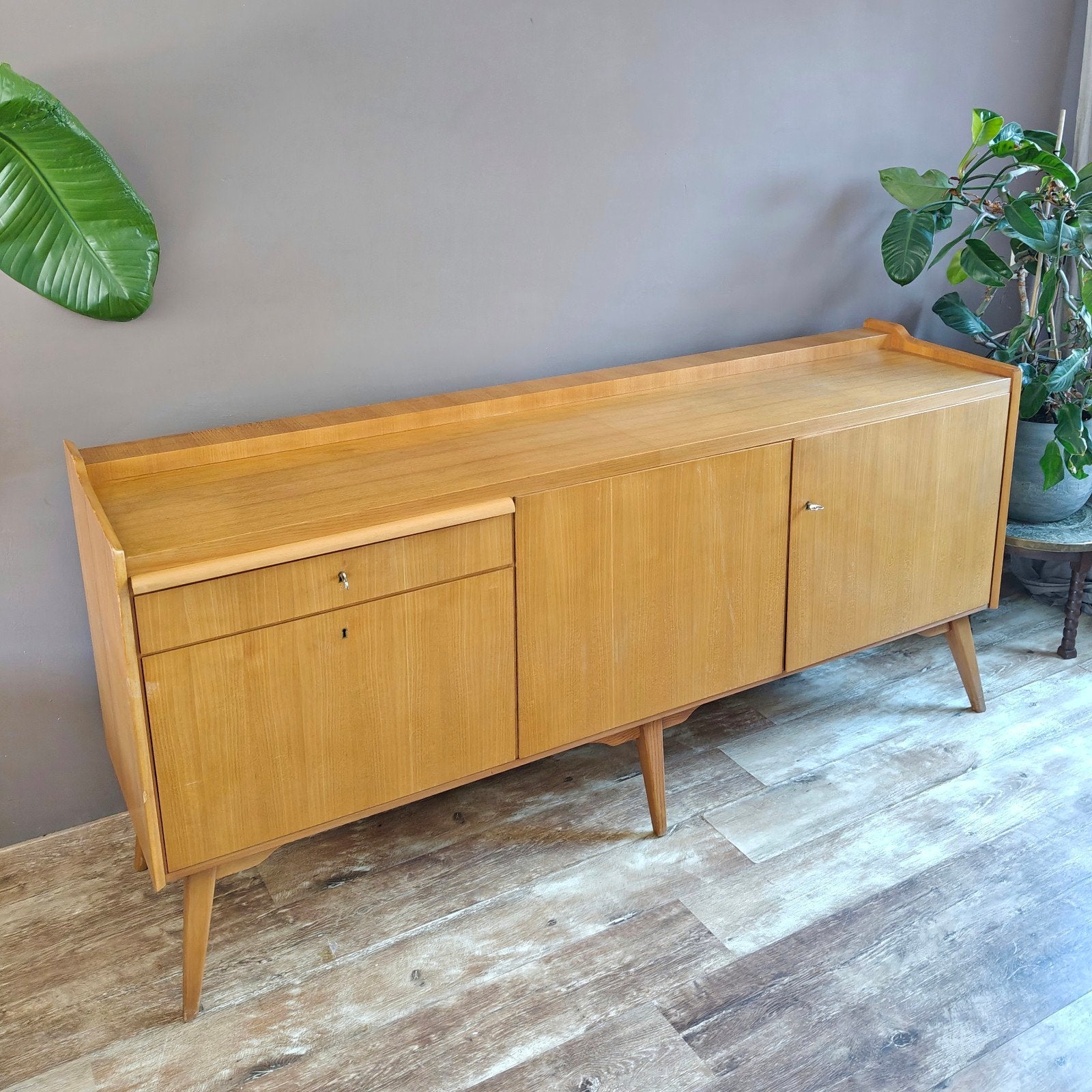 Vintage dressoir, Huis en Inrichting, Kasten | Dressoirs, Ophalen, Gebruikt, 150 tot 200 cm, Met deur(en)