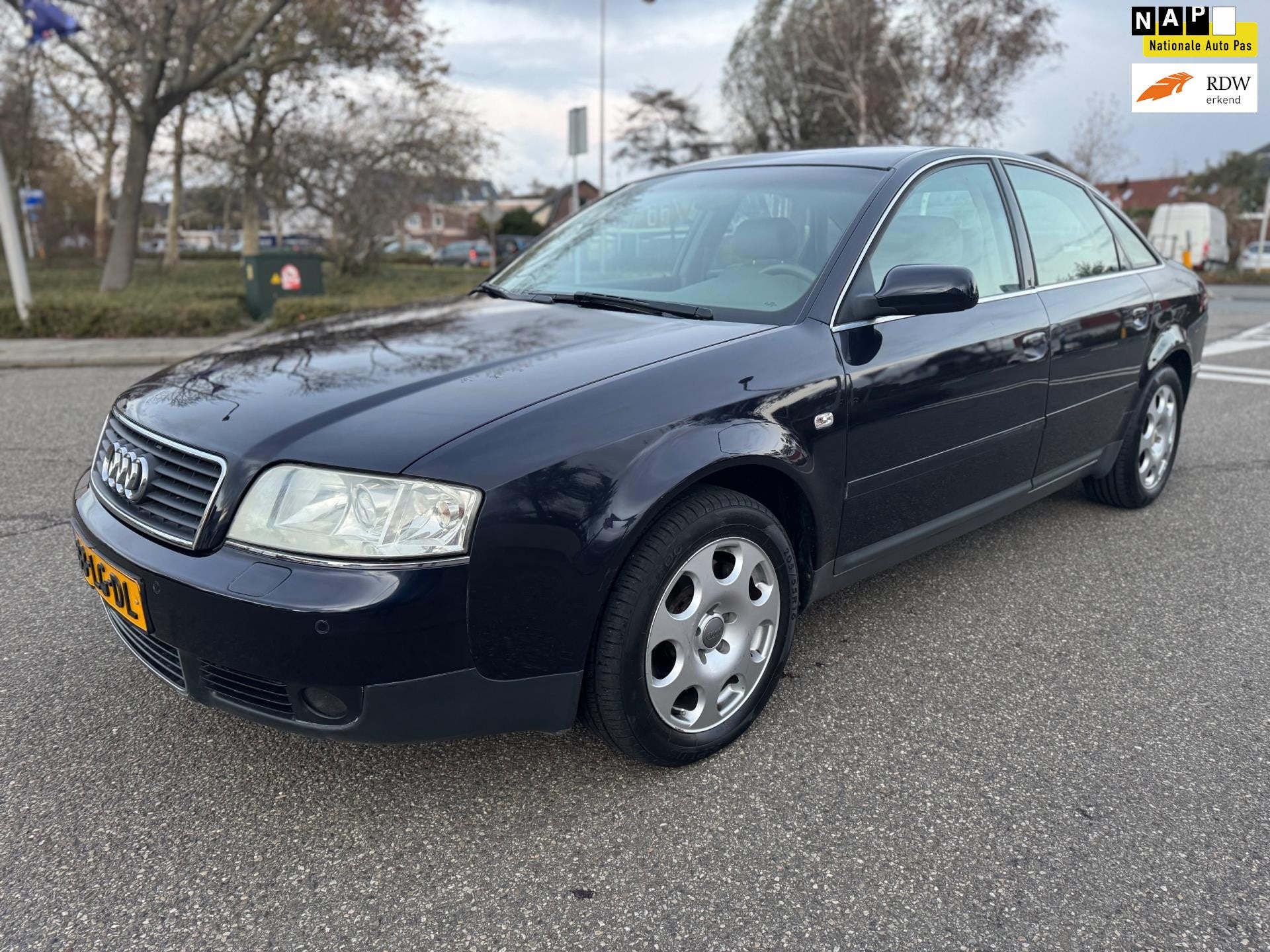 Audi A6 Limousine 2.4 Exclusive MT UNIEK! / 1e.eigenaar / de, Auto's, 1490 kg, Gebruikt, Beige, Blauw