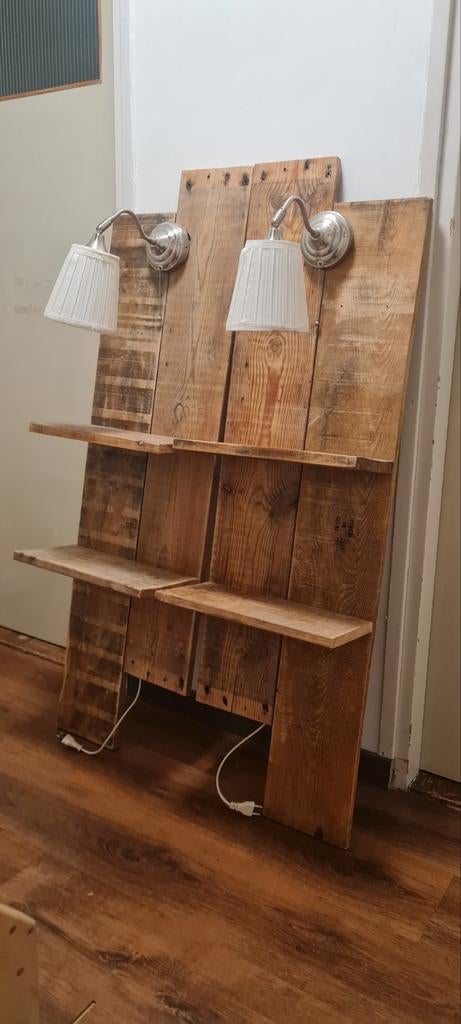 2 zwevende nachtkastjes van steigerhout met verlichting, Huis en Inrichting, Slaapkamer | Nachtkastjes, Ophalen