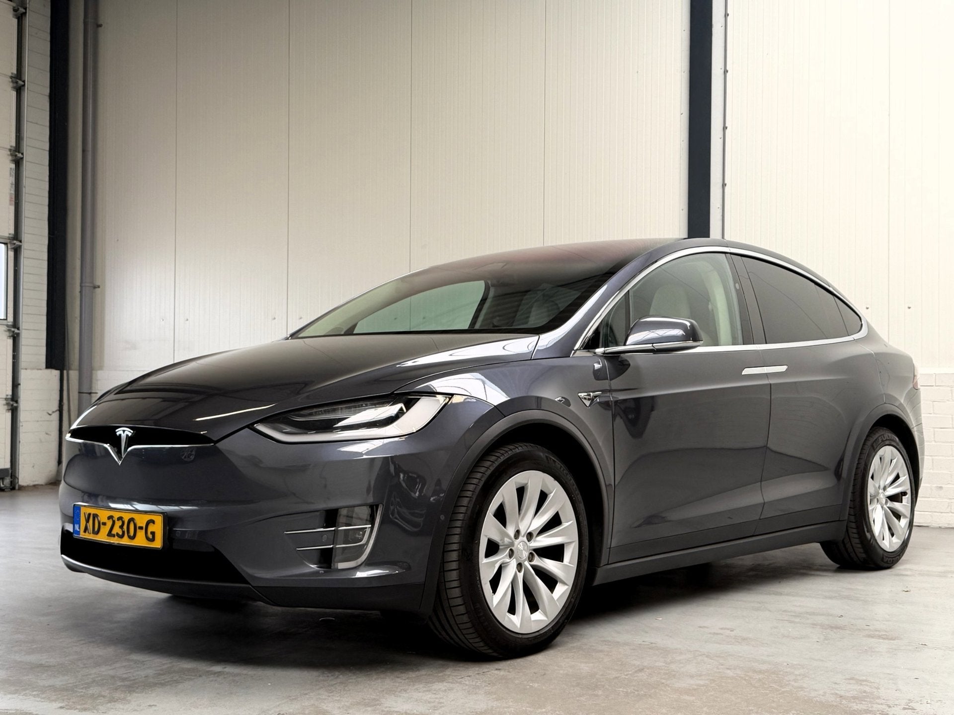 Tesla Model X 75D Base|Trekhaak|Stoel-stuurverwarming, Auto's, Tesla, Automaat, Model X, Gebruikt, 124 €/maand