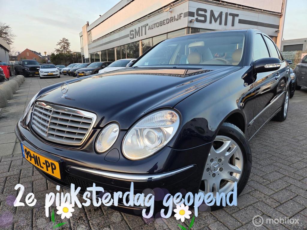Mercedes E-klasse 240 Avantgarde NLAuto/1eEigenaar/Trekhaak, Auto's, Automaat, Achterwielaandrijving, Beige, 2597 cc