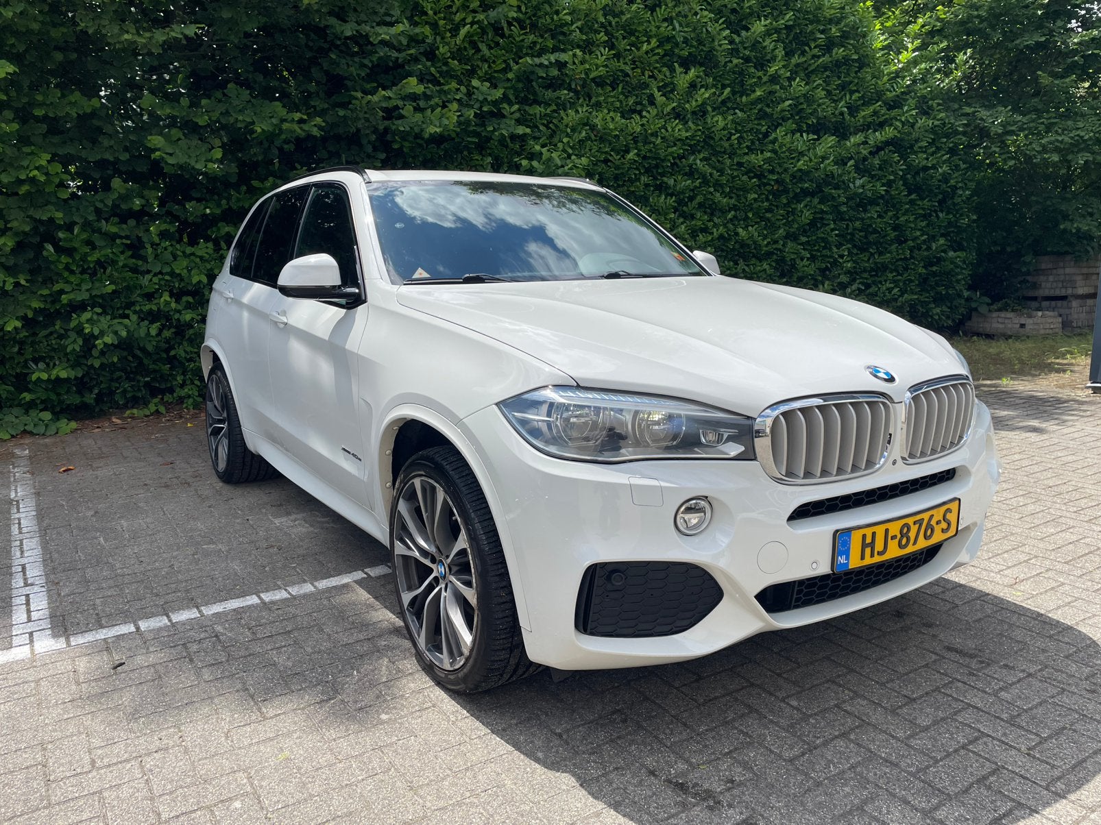 BMW X5 Xdrive40e M-pakket wit, Auto's, BMW, Wit, Vierwielaandrijving, 147 €/maand, SUV of Terreinwagen