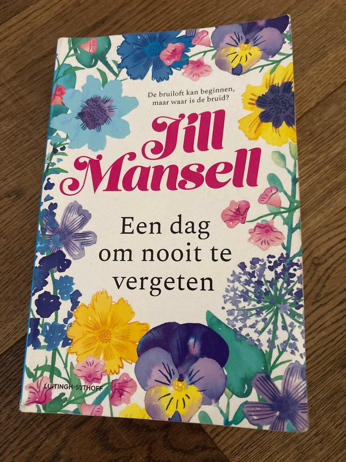Een dag om nooit te vergeten - Jill Mansell, Boeken, Ophalen of Verzenden, Gelezen