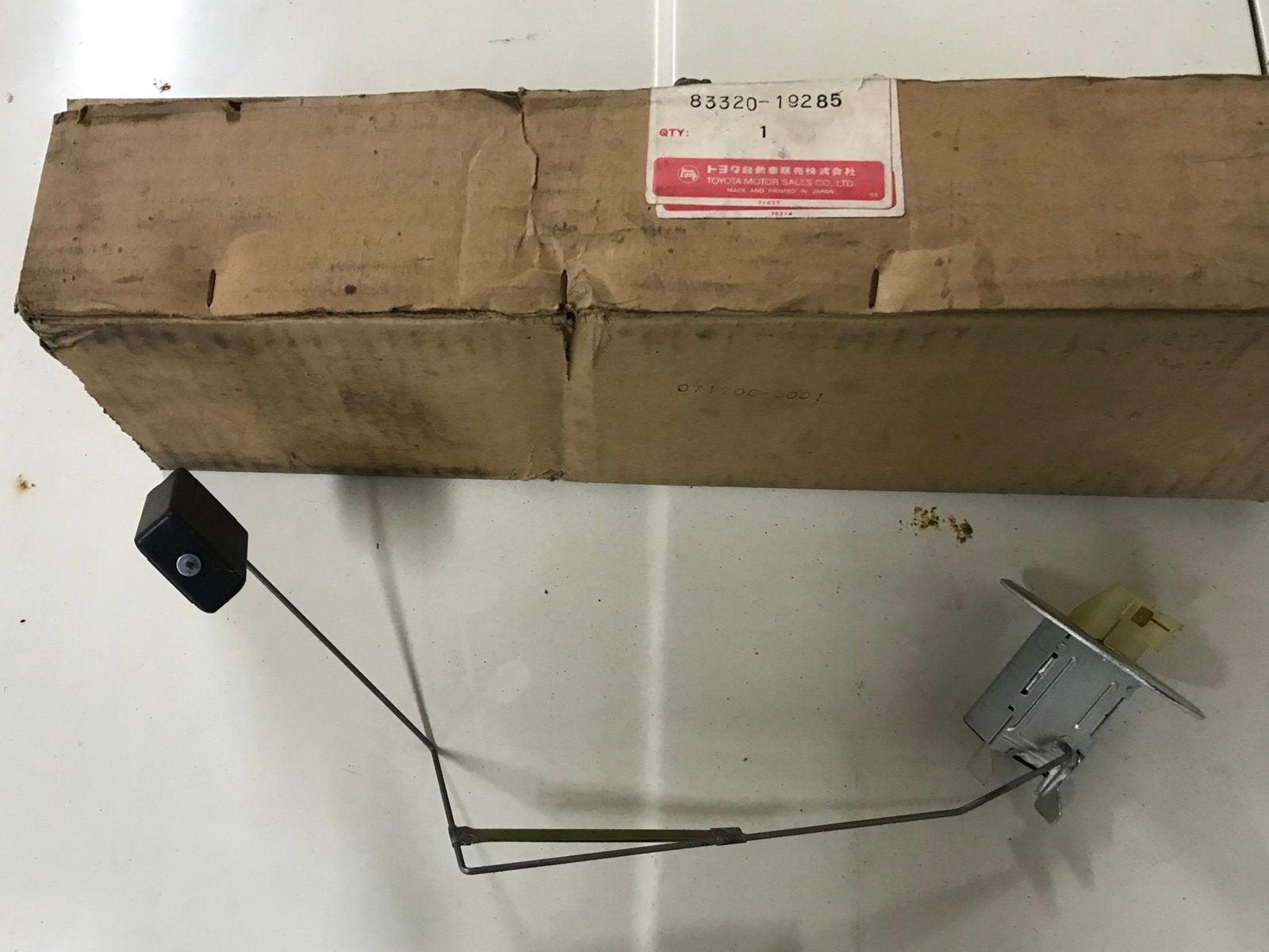 Toyota carina ta14 tank vlotter nieuw 83320-19285, Ophalen of Verzenden