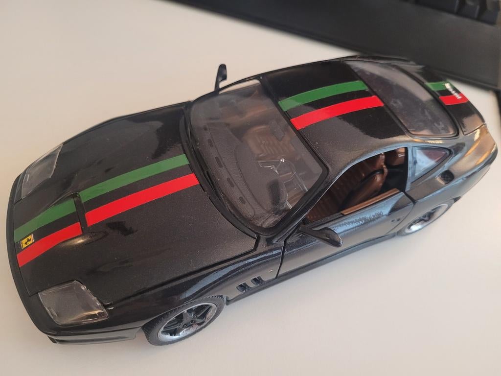Ferrari Italië straiping, Hobby en Vrije tijd, Modelauto's | 1:18, Auto, Burago, Nieuw, Ophalen of Verzenden