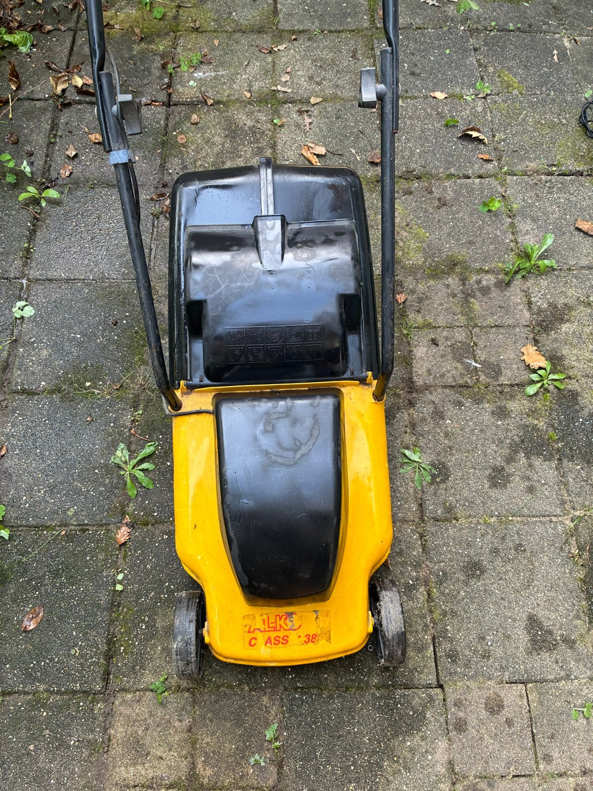 2 Nette Grasmaaiers- Werkt perfect!, Tuin en Terras, Ophalen, Cirkelmaaier, Gebruikt, Elektrische grasmaaier