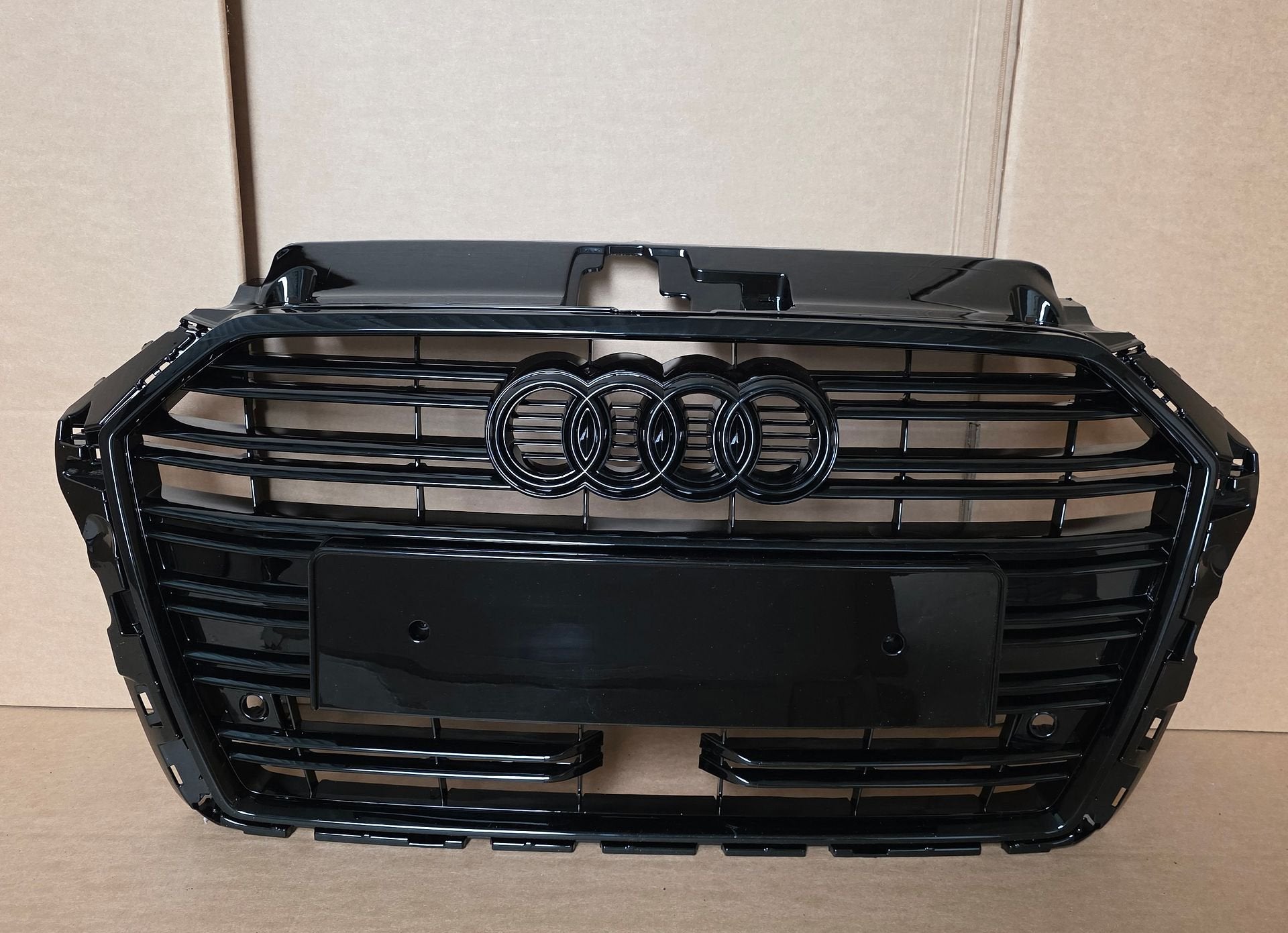 Grill AUDI A3 8V GRILLE S-line ACC FACELIFT bj.2017-2021 NEW, -, Nieuw, Ophalen of Verzenden, -