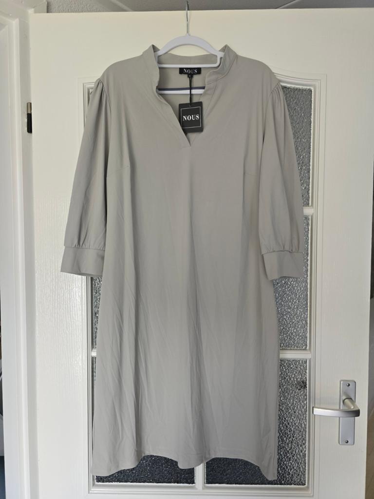 Nieuwe jurk Nous travel xl grijs, Maat 46/48 (XL) of groter, Nieuw, Ophalen of Verzenden, Grijs