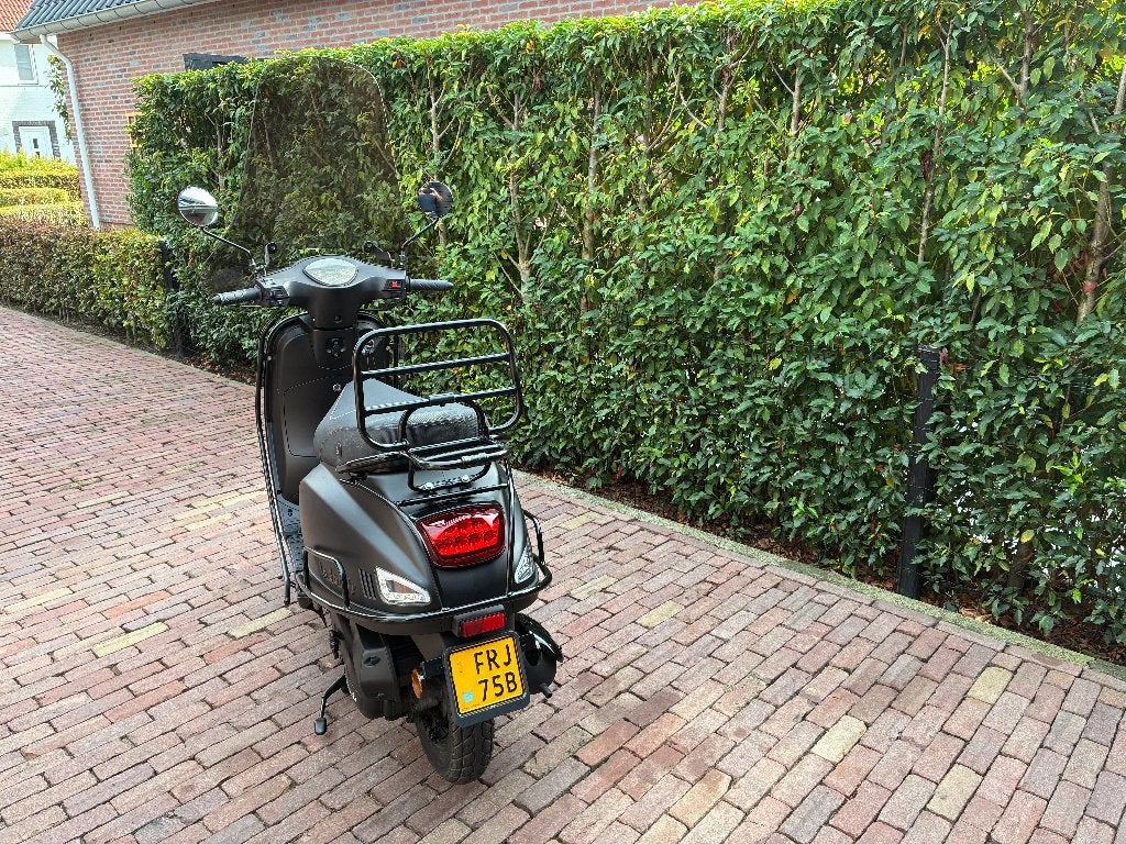Foto 25 van Scooter 45km La souris Sourini R BJ 2023 in goede staat €725