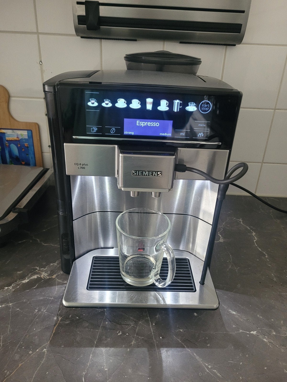 mooie Siemens koffiemachine EQ6 plus S700., Ophalen, Koffiemachine, Koffiebonen, Afneembaar waterreservoir