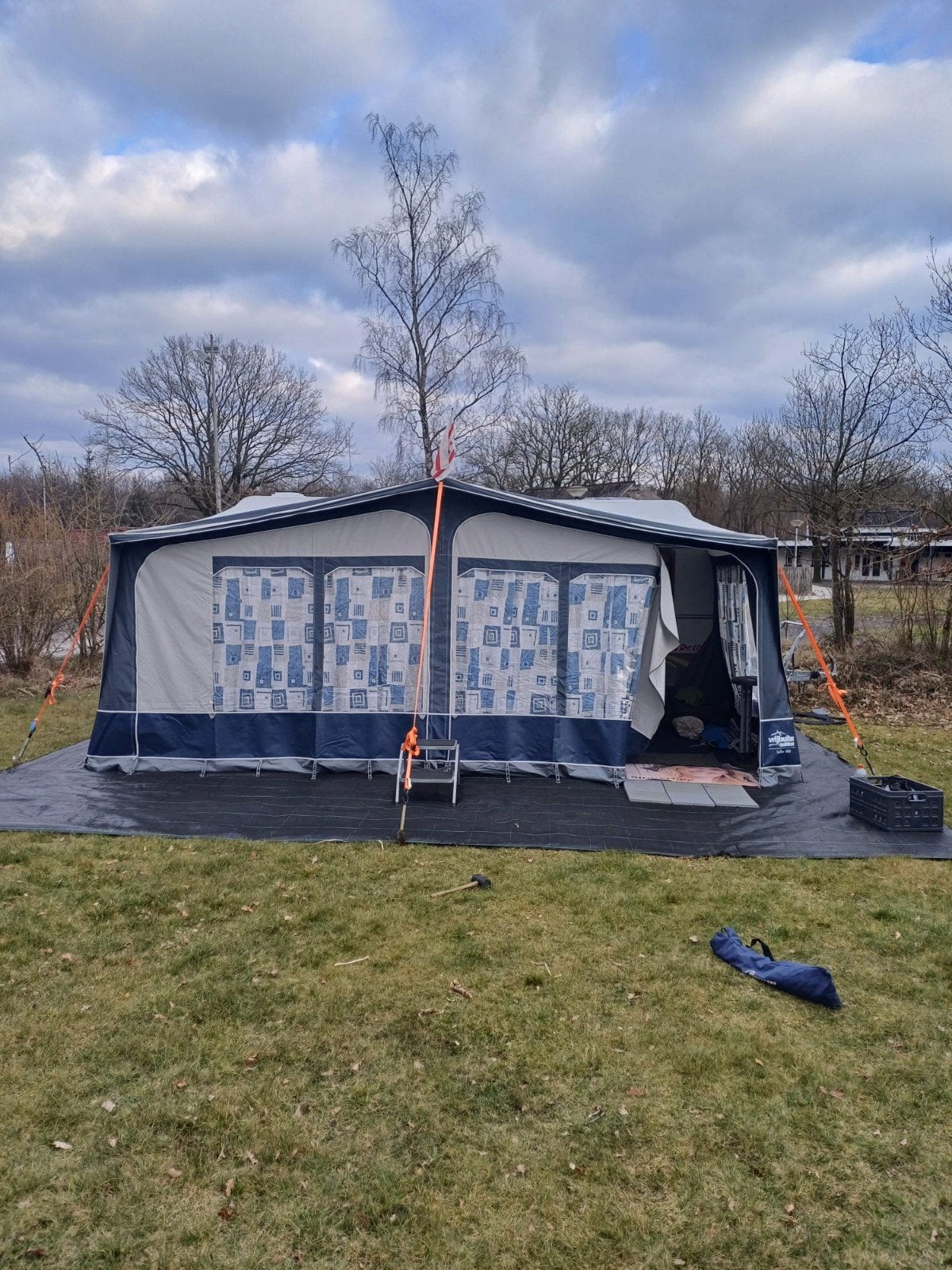 Dethleffs Camper 510 DB uit 2005 met Dorema voortent, Ophalen