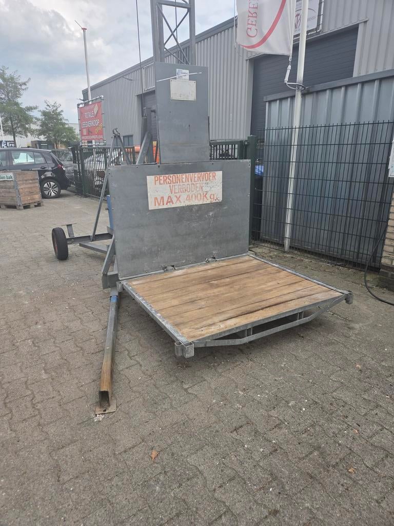 Lift, bouwlift 400 kg 380 volt gegalvaniseerd., Ophalen of Verzenden, Gebruikt