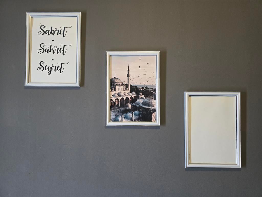 Set van 3 ingelijste prints: Sabret, Sukret, Seyret & Moskee, Ophalen, Minder dan 50 cm, Gebruikt, Print