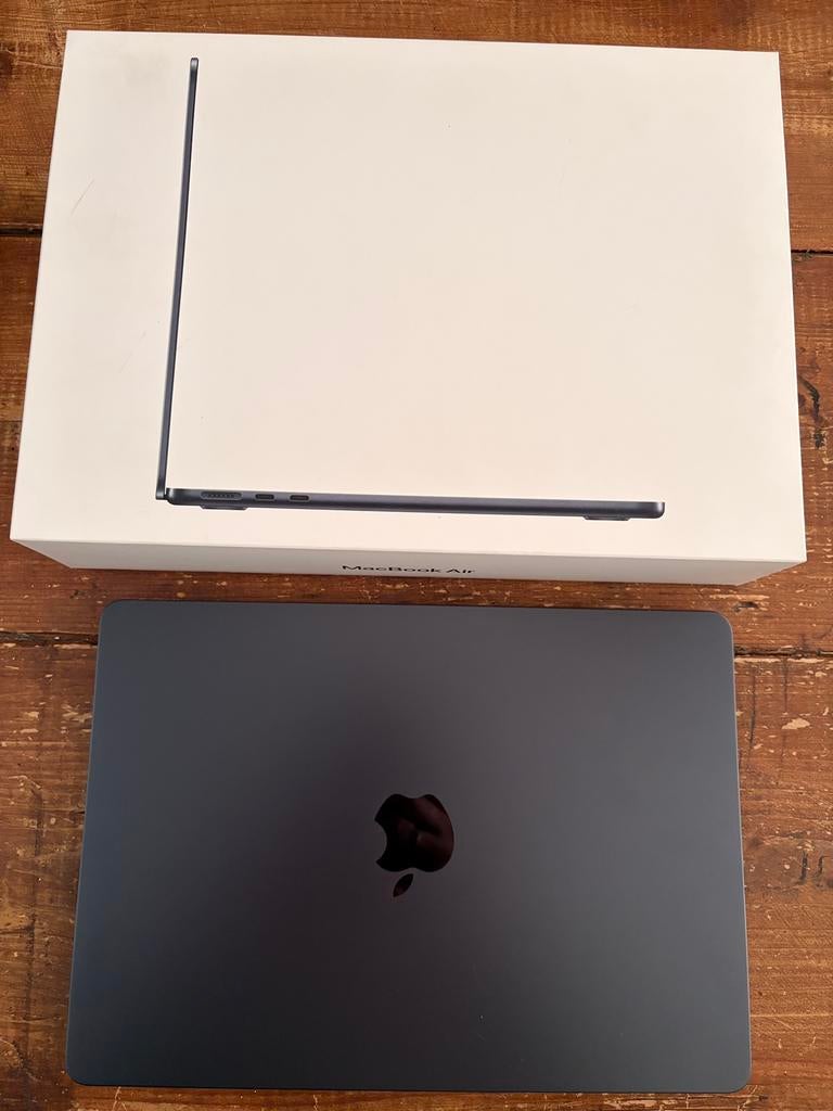 Macbook Air M3 2024 16 GB 10 cycles, Computers en Software, Apple Macbooks, 256 GB, Qwerty, 13 inch, Ophalen of Verzenden