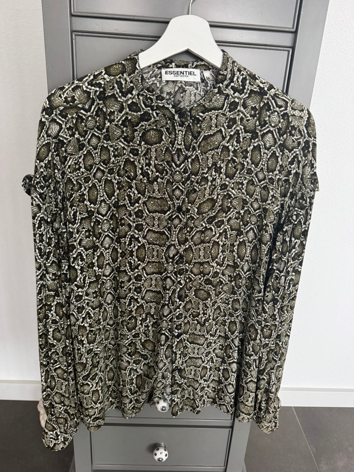 Essentiel Antwerp blouse met slangenprint, maat XS, Ophalen of Verzenden, Zo goed als nieuw, Maat 34 (XS) of kleiner, Groen