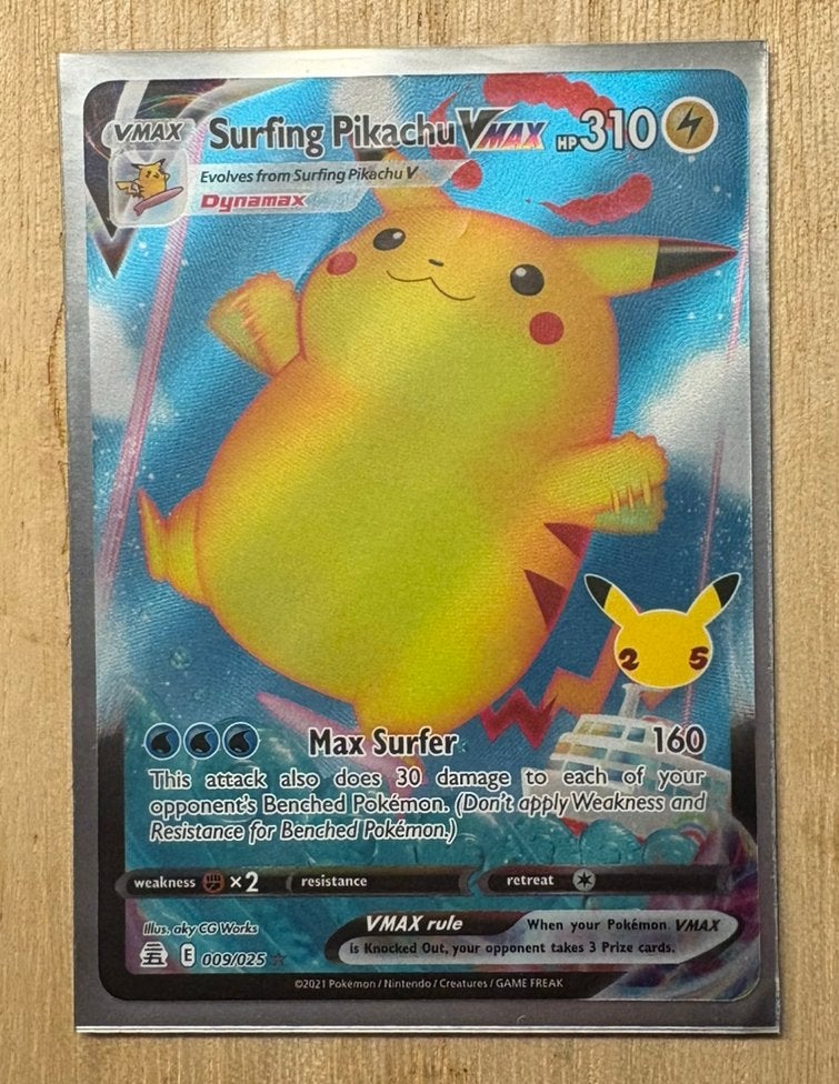 Surfing Pikachu Vmax - 009/025 - Celebrations 25th, Ophalen of Verzenden, Zo goed als nieuw