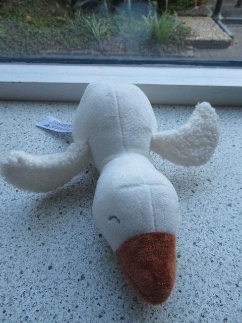 2 x Eend eendje van Prénatal velours meet ca 21 cm Hello, Prénatal, Ophalen of Verzenden, Zo goed als nieuw, Eend
