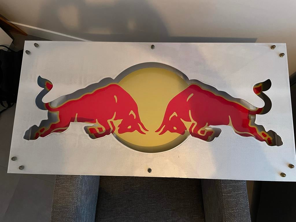 Red Bull wandlamp aluminium - Uniek decoratiestuk, Ophalen, Gebruikt, Metaal