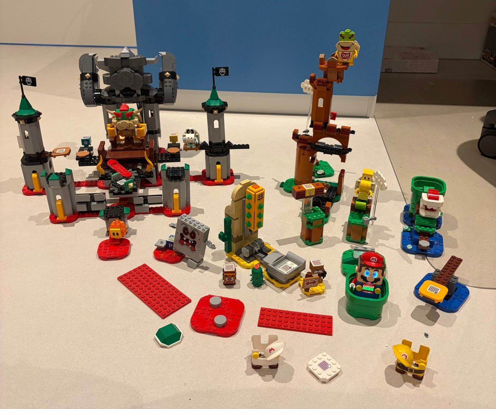 Lego super Mario, bowser kasteel, beginnersset en veel meer!, Ophalen of Verzenden, Zo goed als nieuw