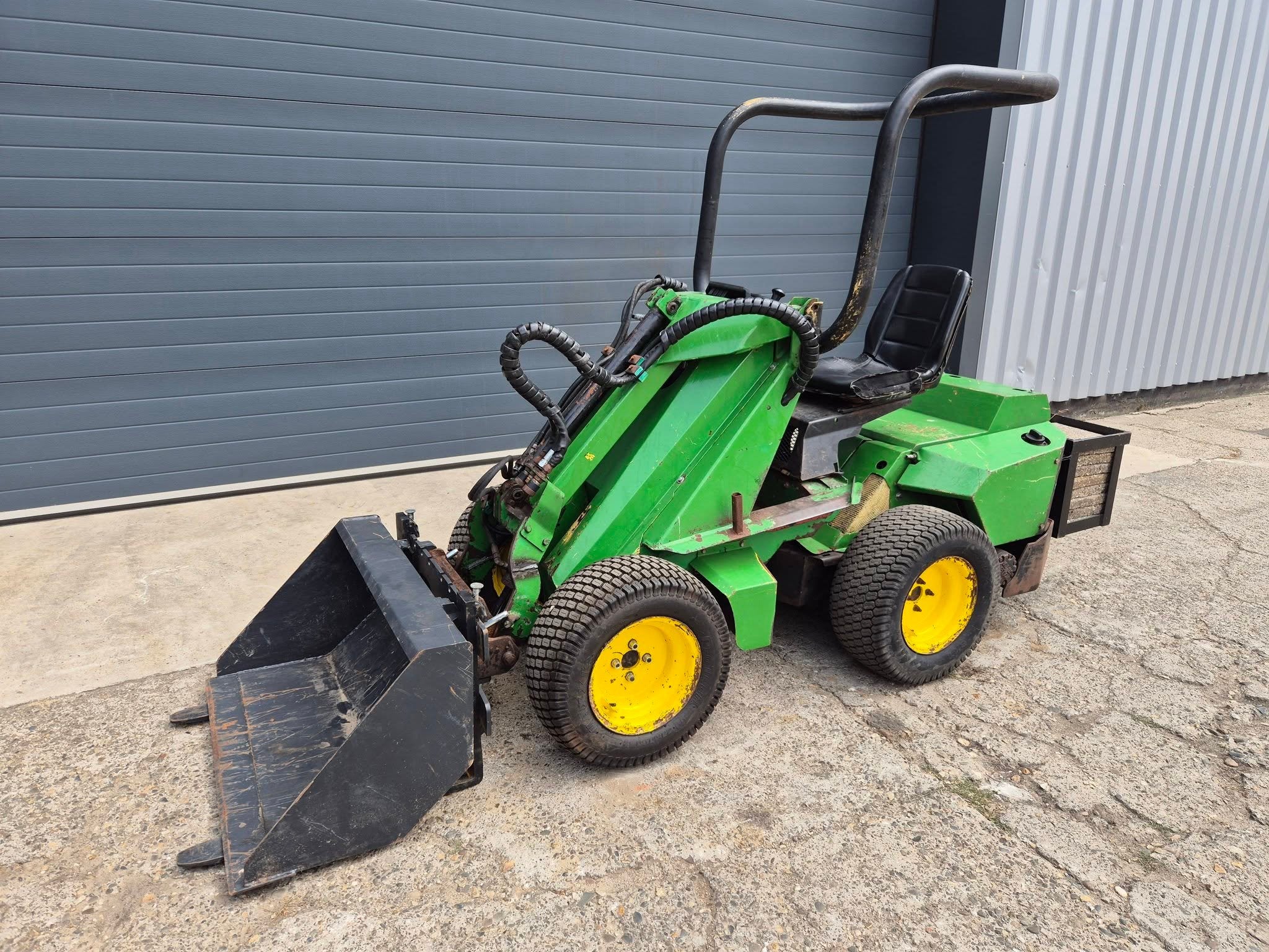 Avant Telescoopshovel Kniklader, Wiellader of Shovel