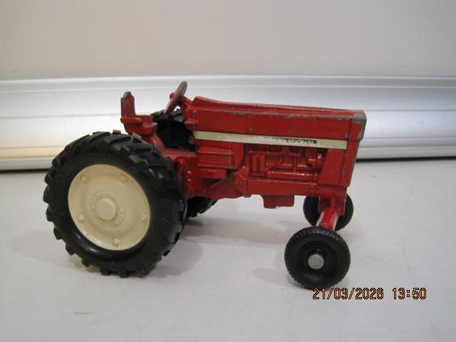 ertl tractor international 13 cm lang speelgoed (381), Ophalen of Verzenden, Gebruikt