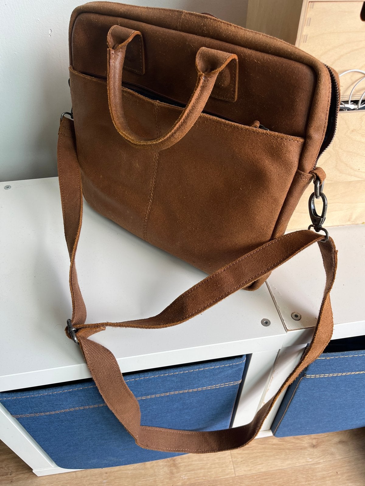 DSTRCT Leren Laptoptas / Schoudertas - Bruin, Ophalen of Verzenden, Zo goed als nieuw