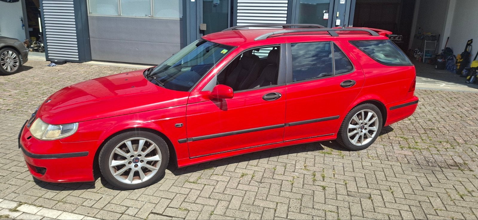 Saab 9-5 Estate 2.0T Vector sport  2005 Rood, Auto's, Saab, Voorwielaandrijving, Dealer onderhouden, 1800 kg, 4 cilinders