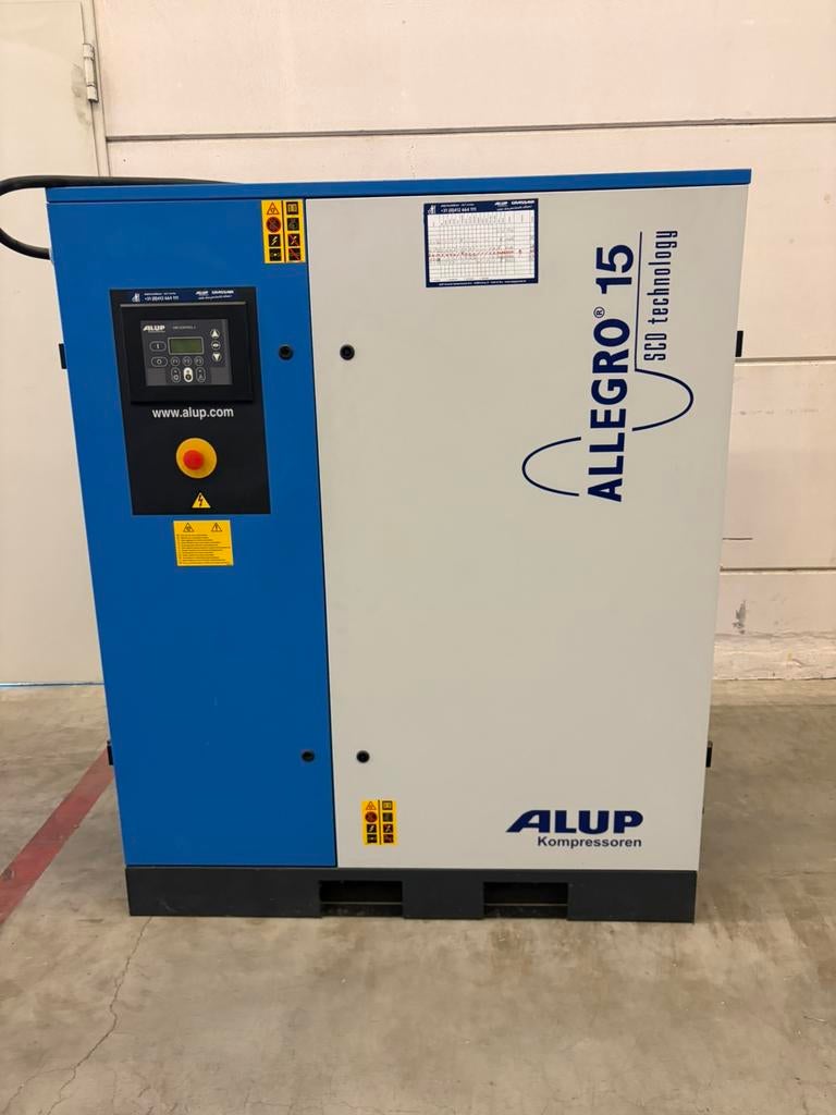 Energiezuinige schroefcompressor, Doe-het-zelf en Verbouw, Ophalen, 800 liter/min of meer, Zo goed als nieuw, 10 bar of meer