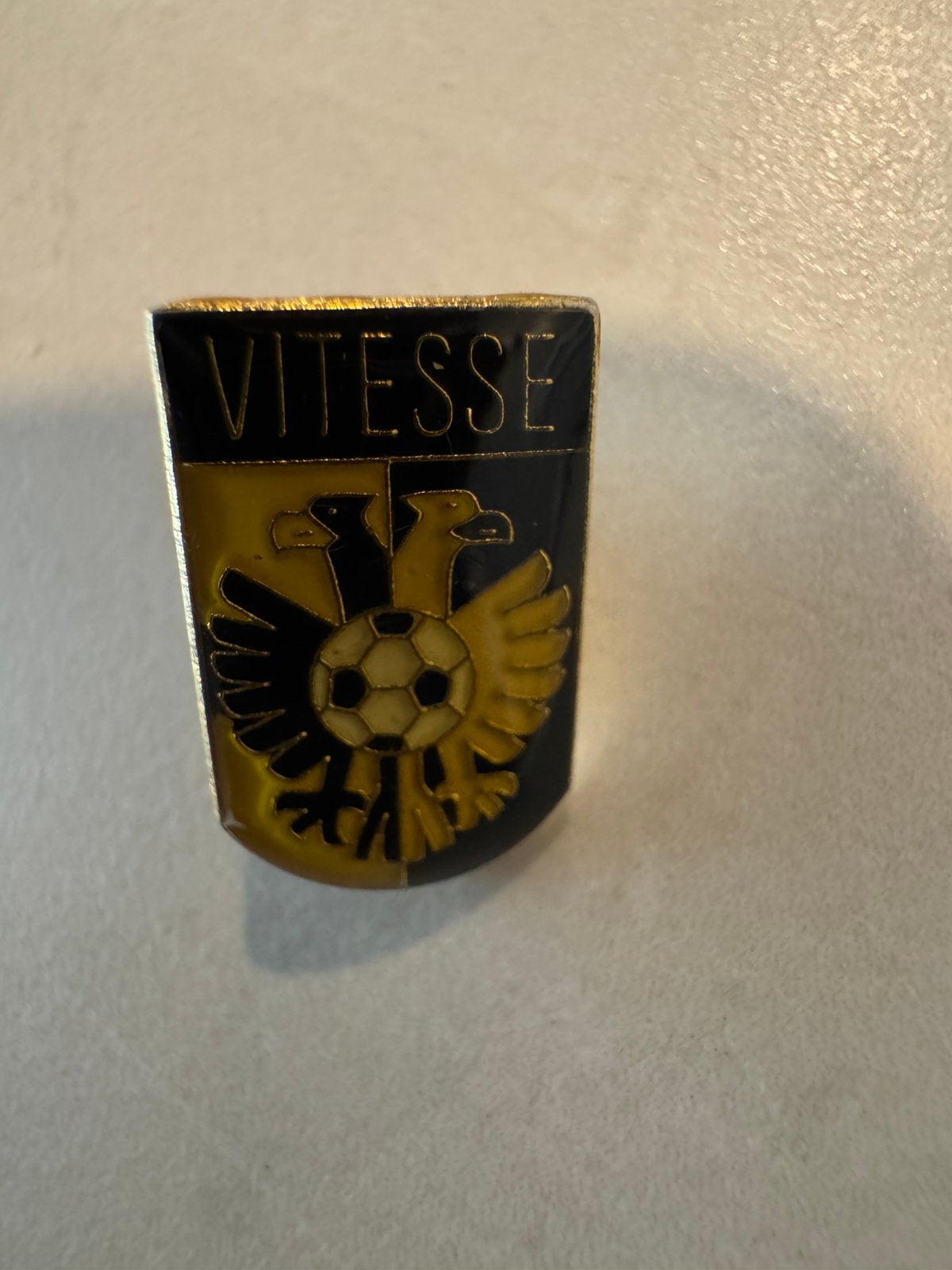 Vitesse speldje, Ophalen of Verzenden, Zo goed als nieuw, Sport