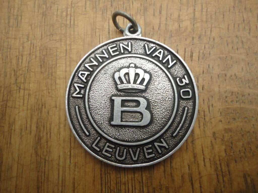 Medaille Mannen van 30 Leuven België, Ophalen of Verzenden, Overige materialen, Buitenland