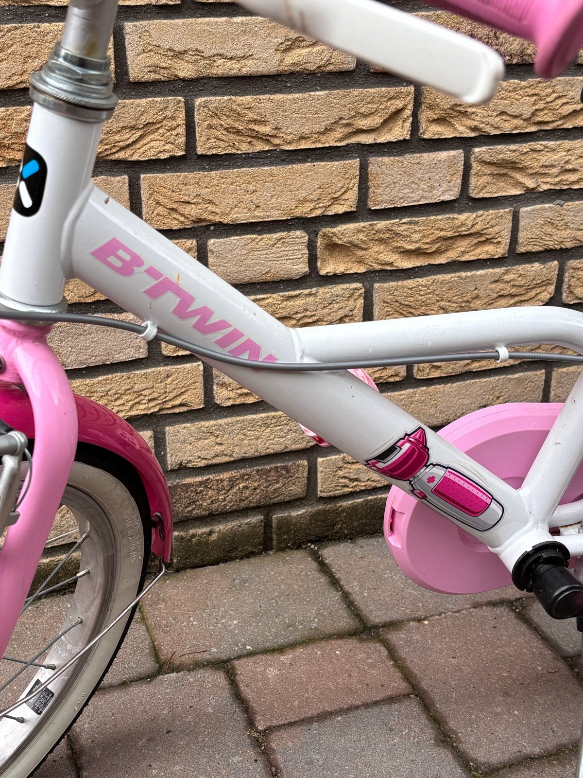 B'Twin kinderfiets 16 inch - roze/wit, Ophalen, Gebruikt, Velgrem, 16 tot 20 inch