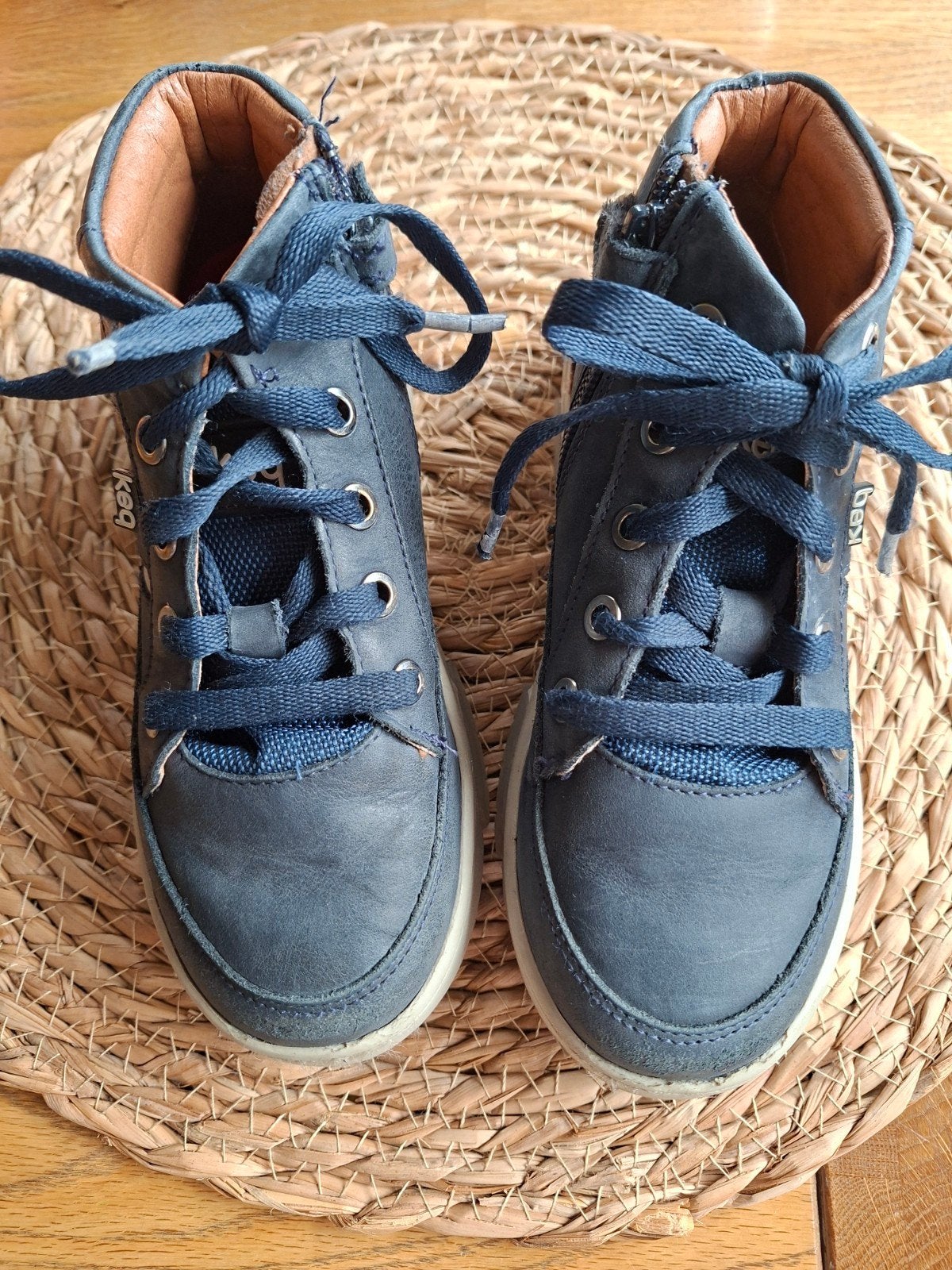 Donkerblauwe kinderschoenen maat 30, Gebruikt, Keq, Schoenen, Ophalen of Verzenden