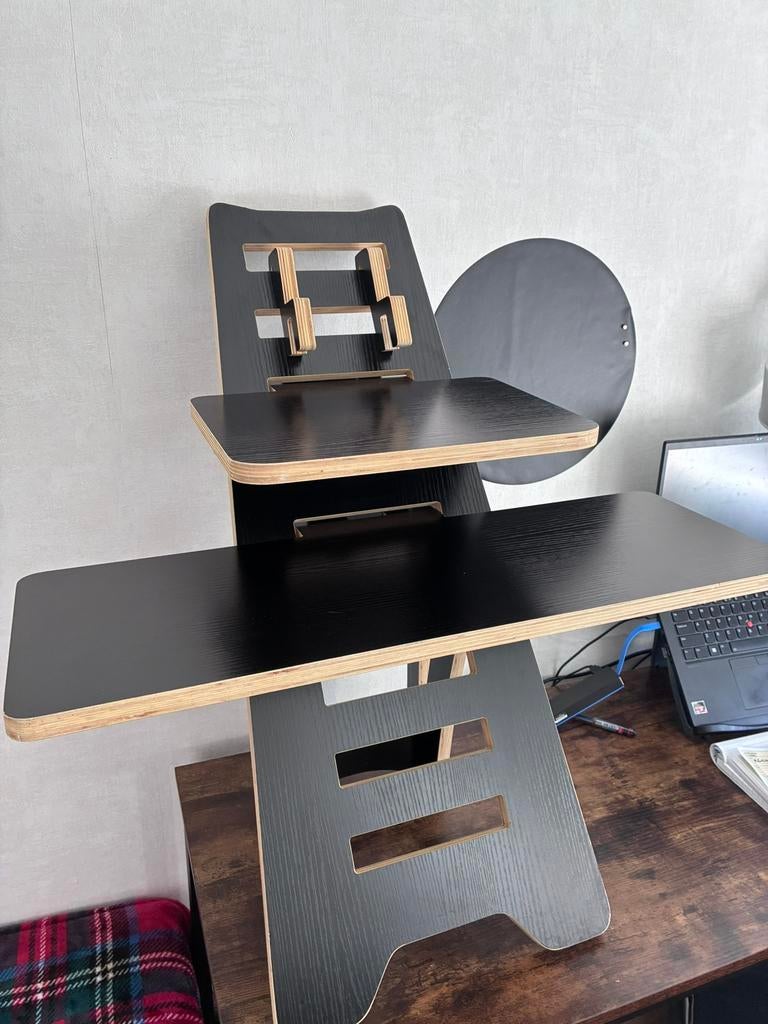 Sta-bureau standing desk, Huis en Inrichting, Bureaus, Ophalen, Zo goed als nieuw