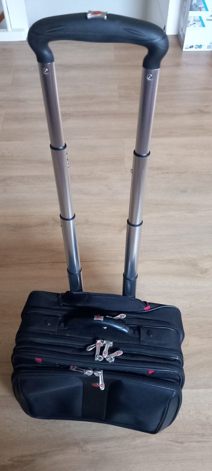 Laptop trolley, nieuw, Computers en Software, Laptoptassen, Ophalen of Verzenden, 17 inch of meer, Nieuw, Trolleytas