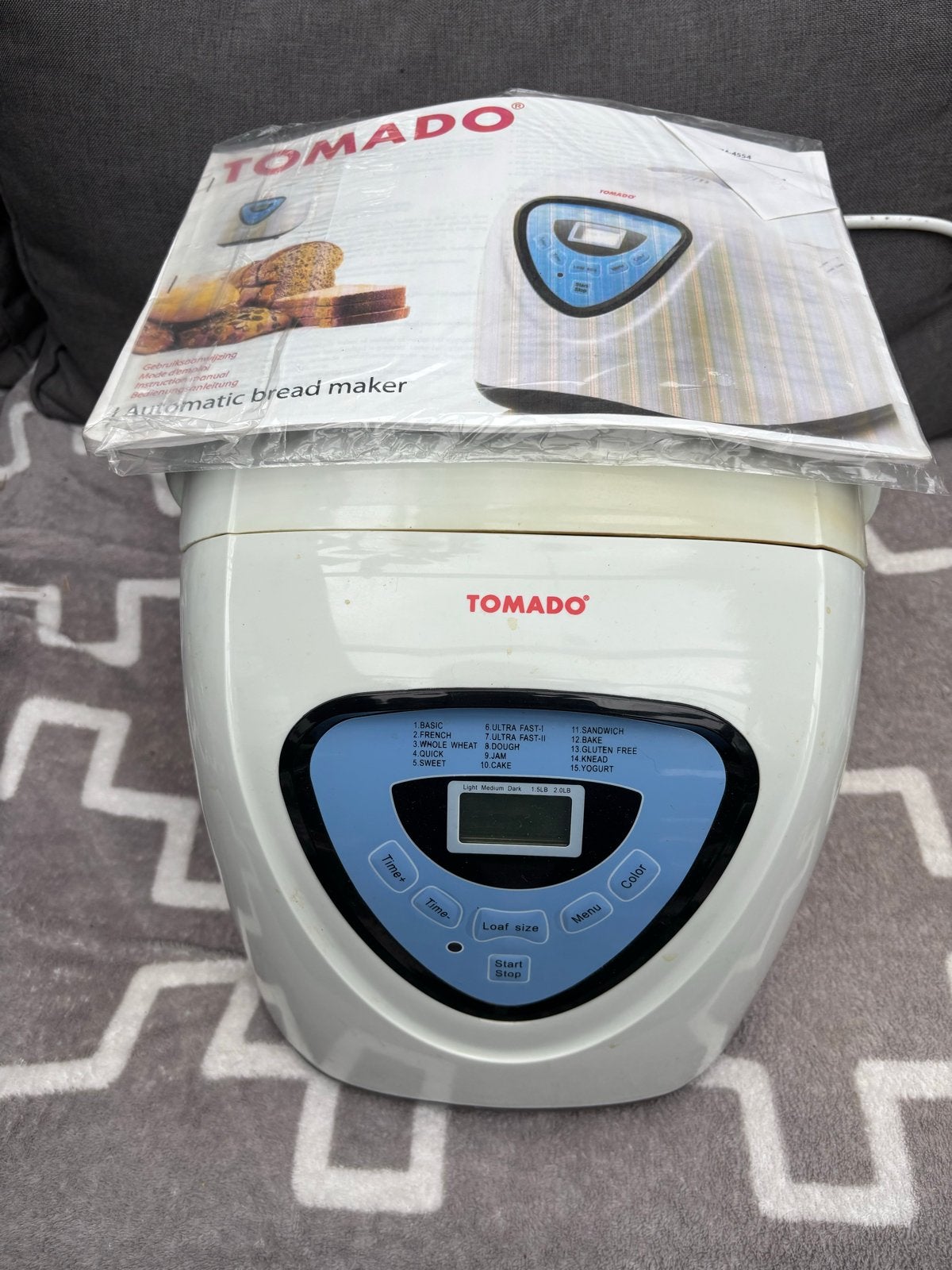 Tomado Broodbakmachine - Automatische Broodbakker, 800 tot 1200 gram deeg, Ophalen, Met timer, Gebruikt