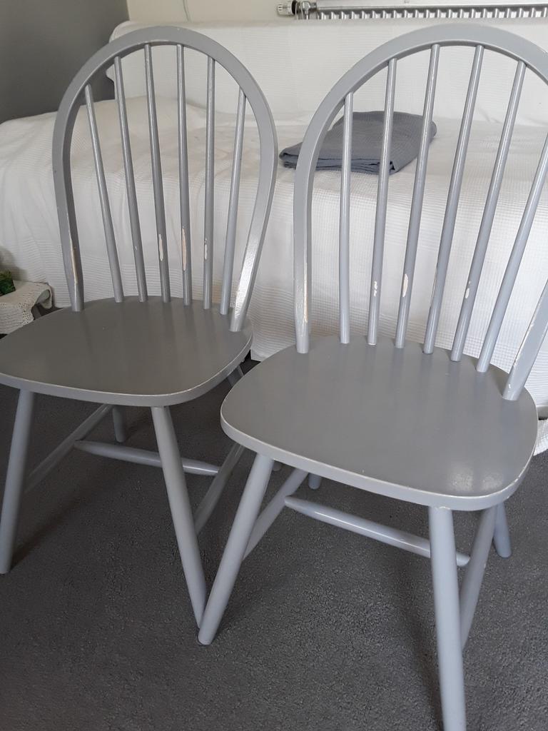 2 brocante  stevige spijltjesstoelen AANGEPASTE VRAAGPRIJS!, Ophalen, Gebruikt, Twee, Grijs