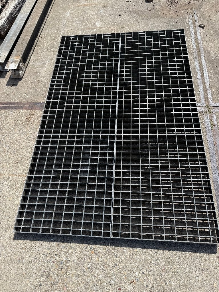 7 gegalvaniseerde zware metalen roosters 64x197 cm, Doe-het-zelf en Verbouw, Metalen, Ophalen, Zo goed als nieuw